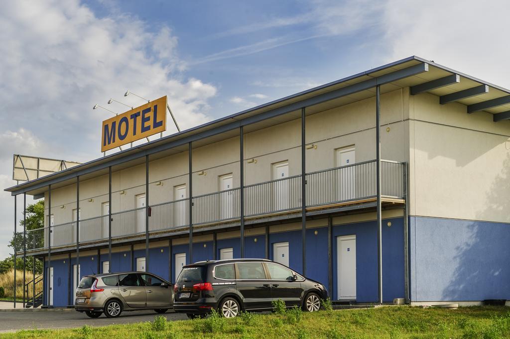 Tour-Motel Wilfersdorf  Exteriör bild