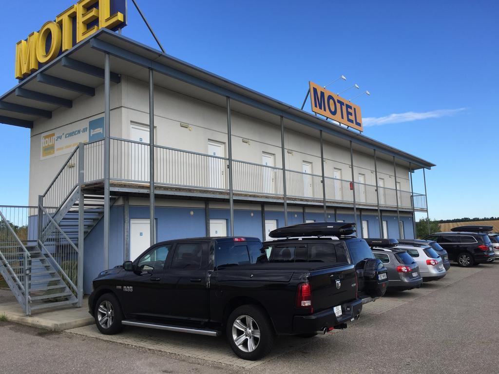 Tour-Motel Wilfersdorf  Exteriör bild