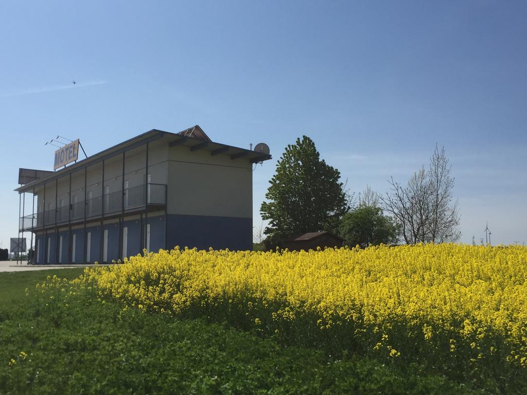 Tour-Motel Wilfersdorf  Exteriör bild