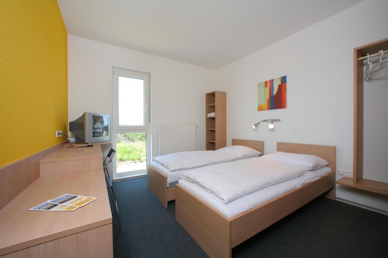 Tour-Motel Wilfersdorf  Rum bild